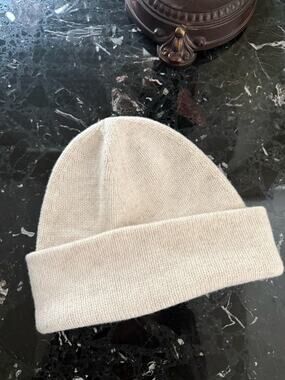 Everlane Heathered Oat Felted Merino Beanie